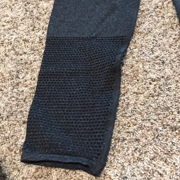 Women’s Fabletics High Waist Seamless 7/8 Legging - Picture 2 of 5